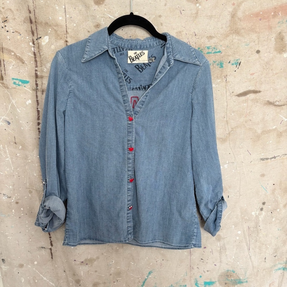 Alice + Olivia x The Beatles I Want to Hold Your Hand Chambray Top - Picture 3 of 5